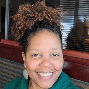 Meet your Posher, Shani!